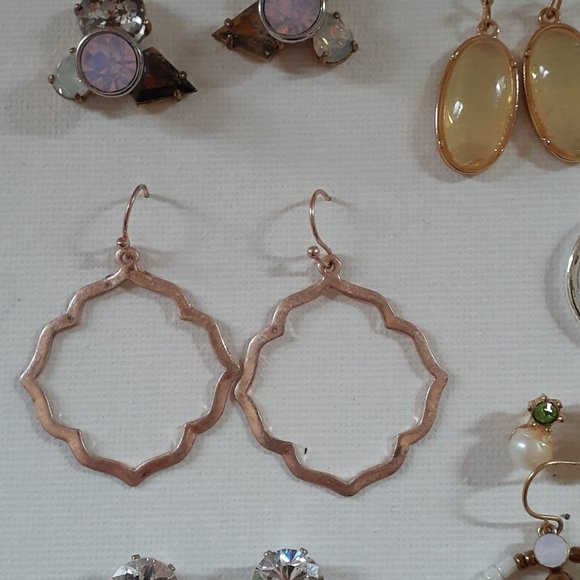 Lot Pierced earrings J. Crew, Avon, etc. with J. Crew Leather Zippered Pouch - Picture 14 of 16